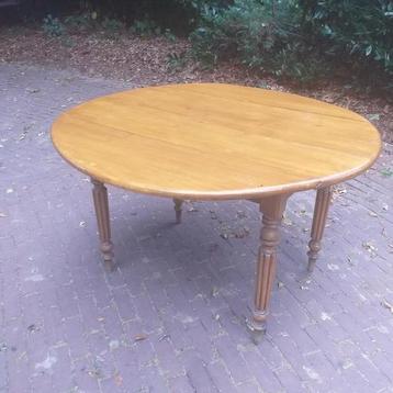 Tafel  antieke hangoortafel uit Frankrijk  beschikbaar voor biedingen