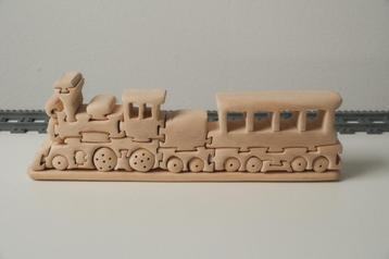 Houten trein puzzel beschikbaar voor biedingen
