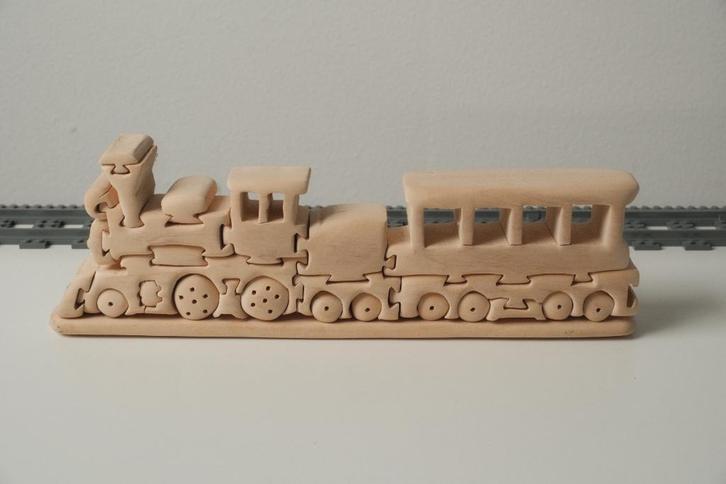 Houten trein puzzel, Kinderen en Baby's, Speelgoed | Houten speelgoed, Zo goed als nieuw, Overige typen, Ophalen of Verzenden
