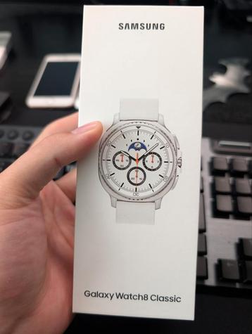 Samsung Galaxy Watch 8 Classic White LTE Sealed Brand New beschikbaar voor biedingen