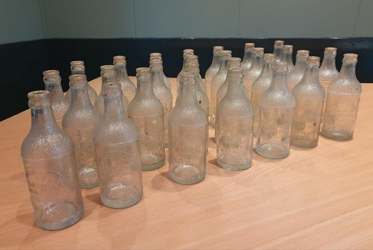 28 stuks Limonade Gazeuse flesje P. Weijerlzn, Antiek en Kunst, Antiek | Glas en Kristal, Ophalen