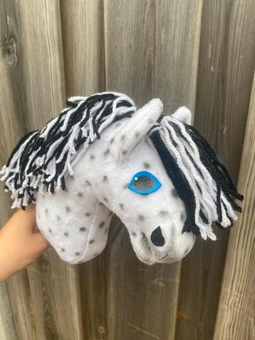 Hobbyhorse beschikbaar voor biedingen