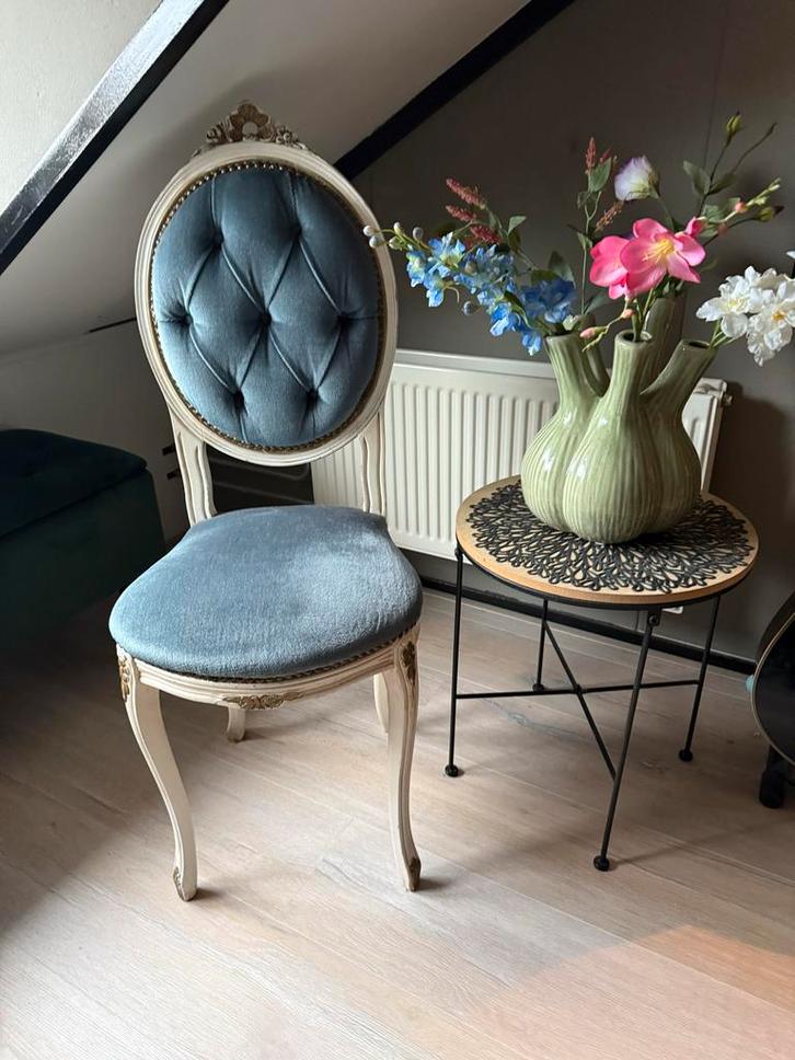 Barok /bureau stoeltje  bekleed met blauwe stof, Huis en Inrichting, Stoelen, Gebruikt, Eén, Hout, Blauw, Ophalen