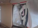 Nike dunk low nieuw 40 origineel roze grijs wit, Kleding | Dames, Schoenen, Ophalen of Verzenden, Nieuw, Wit, Sneakers of Gympen