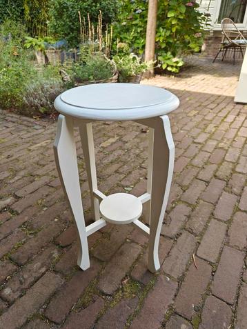 Wit Houten Krukje / Bijzettafeltje