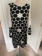 Hebbeding Jurk Zwart/Wit Stippen Maat L, Kleding | Dames, Zwart, Ophalen of Verzenden, Zo goed als nieuw, Onder de knie