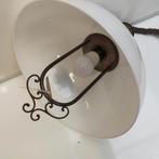 Hanglamp - retro model - wit glazen kap, Ophalen, Gebruikt, X, Metaal