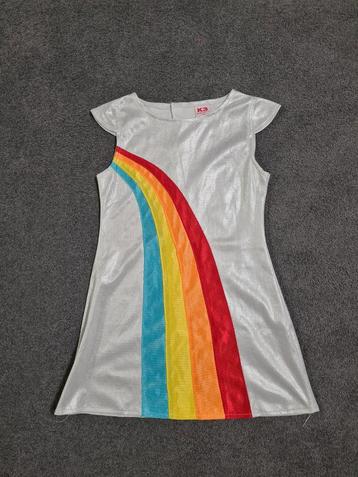 K3 Verkleedjurkje Zilver Regenboog Maat 116 beschikbaar voor biedingen