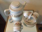Porseleinen Theepot en 6 kop en schotels uit de vorige eeuw!, Antiek en Kunst, Antiek | Servies compleet, Ophalen of Verzenden