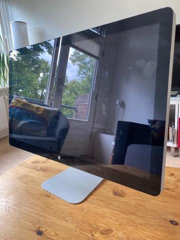 Apple Cinema Display 27 inch beschikbaar voor biedingen