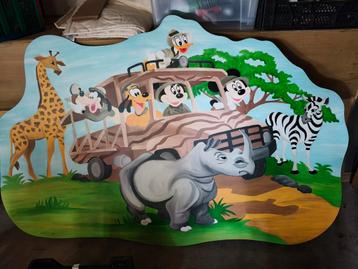 Grote houten bord met Disney schildering beschikbaar voor biedingen