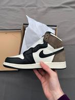 Jordan 1 Dark Mocha Maat 36, Kleding | Dames, Schoenen, Bruin, Nike, Nieuw, Ophalen of Verzenden