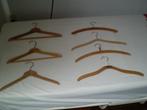 Zeven oude houten kleerhangers., Ophalen of Verzenden