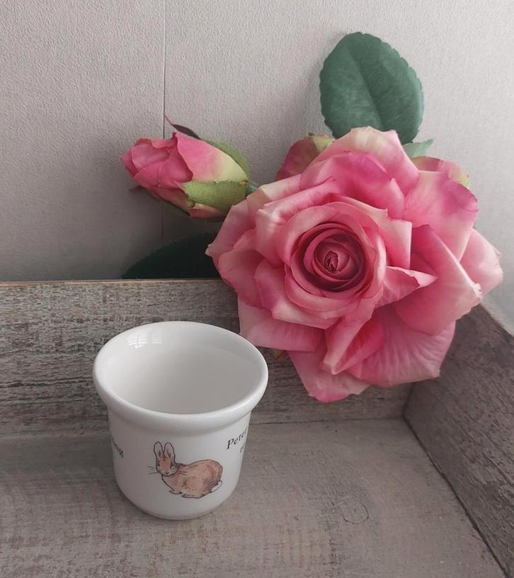 Wedgwood Beatrix Potter Peter Rabbit eierdopje, Huis en Inrichting, Keuken | Servies, Zo goed als nieuw, Overige typen, Wedgwood