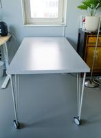 Ikea tafel / bureau 150x75cm met wielen grijs / wit, Huis en Inrichting, Bureaus, Ophalen, Met wielen, Zo goed als nieuw, Bureau
