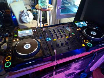 Pioneer DJM800 en CDJ2000  ZGAN  beschikbaar voor biedingen