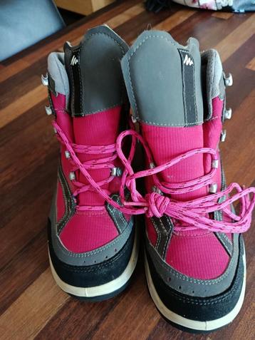 Quechua Wandelschoenen maat 39 Nieuwstaat beschikbaar voor biedingen