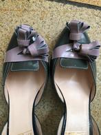 Bijzondere pumps 38, Kleding | Dames, Schoenen, Ophalen of Verzenden, Zo goed als nieuw, Grijs