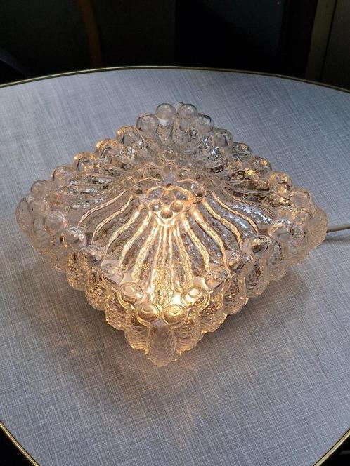 Vintage plafonniere van mooi bewerkt glas 70s, Huis en Inrichting, Lampen | Plafondlampen, Gebruikt, Glas, Ophalen of Verzenden