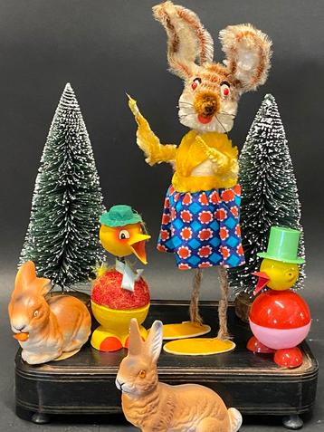 Zeer oude  reclame paashaas papier mache 36 cm hoog beschikbaar voor biedingen