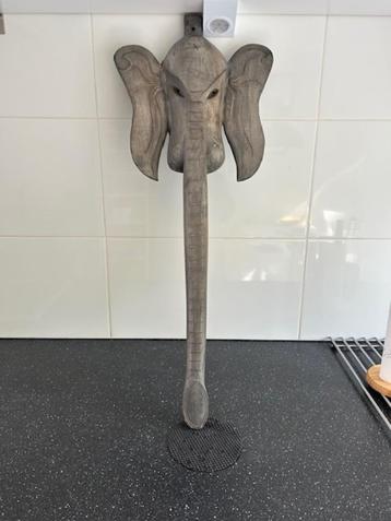 Houten Olifant voor aan de wand beschikbaar voor biedingen
