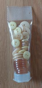 Knopen - Beige (5 soorten, van elke soort 8 knopen), Ophalen of Verzenden, Nieuw, Knoop of Knopen