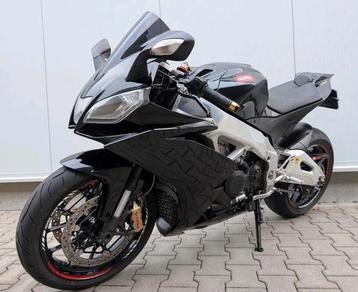 Aprilia RSV4 2010 – Austin Racing uitlaat – Mooie staat! beschikbaar voor biedingen