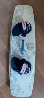Kinder kiteboard Duotone Jaime 123x36, Watersport en Boten, Kitesurfen, Twintip, Ophalen, Gebruikt, Kiteboard