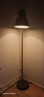 Verstelbare Ikea Hektar grijze Vloerlamp - Richt het Licht!, Ophalen of Verzenden, Zo goed als nieuw