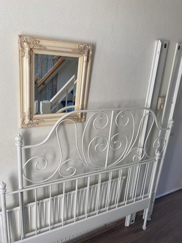 Metalen wit bed 140/200 cm