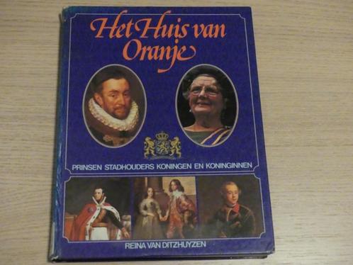 3 Boeken Koninklijk Huis / 2 Wilhelmina Pepermuntblikken, Verzamelen, Koninklijk Huis en Royalty, Zo goed als nieuw, Tijdschrift of Boek