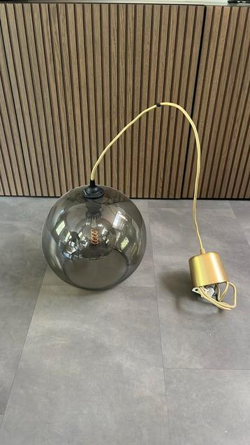 IKEA Hanglamp – Rookglas Bol met Gouden Fitting