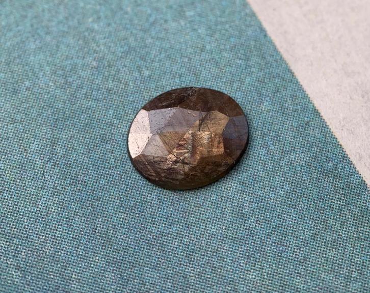 Goudbruine chocolade saffier cabochon edelsteen, Sieraden, Tassen en Uiterlijk, Edelstenen, Nieuw, Verzenden