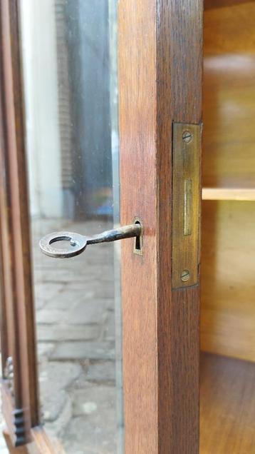 mooie antieke vitrinekast / theekast / buffetkast, ARTDECO beschikbaar voor biedingen