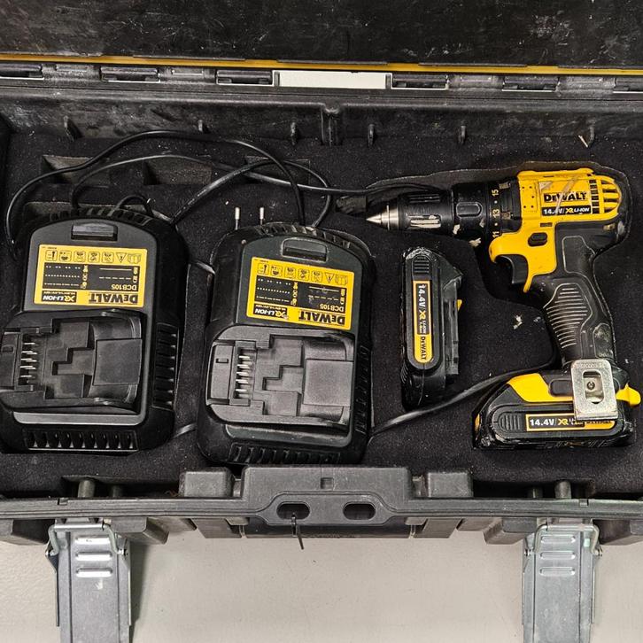 DEWALT DCD 730 accuboormachine 2x 14,4 Volt / 1,5Ah + lader, Doe-het-zelf en Verbouw, Gereedschap | Boormachines, Gebruikt