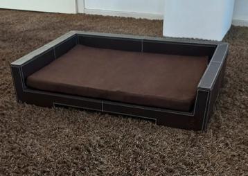 Design hondenmand voor kleinere hond. beschikbaar voor biedingen