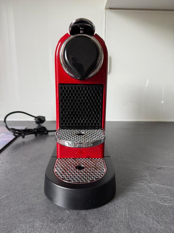 Nespresso koffie machine - Citiz - Rood - Lekt, Witgoed en Apparatuur, Koffiezetapparaten, Gebruikt, Koffiepads en cups, Koffiemachine