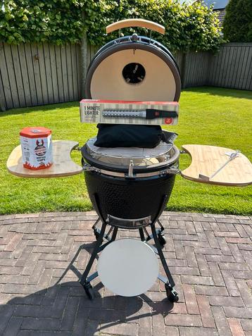 Large kamado-BBQ met bijna € 170,- accessoires voor € 700,-  beschikbaar voor biedingen