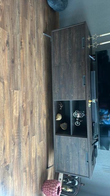 Dressoir beschikbaar voor biedingen