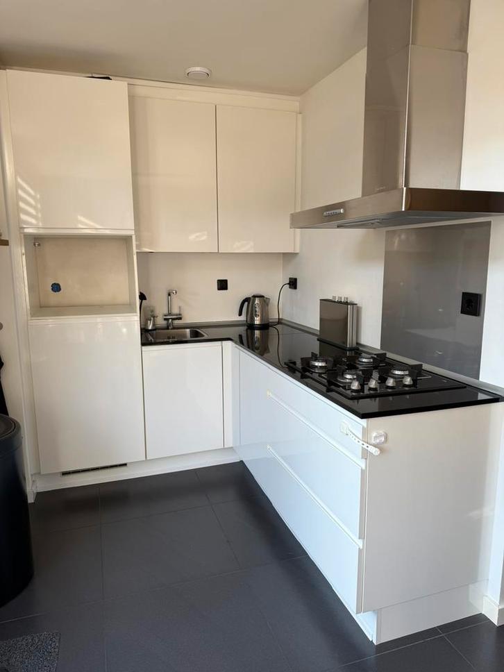 Keuken wit, Huis en Inrichting, Keuken | Complete keukens, Gebruikt, Hoekkeuken, Wit, Kunststof, Ophalen