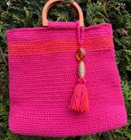 Gehaakte handtas met houten handvat, Sieraden, Tassen en Uiterlijk, Tassen | Damestassen, Ophalen of Verzenden, Nieuw, Roze, Handtas