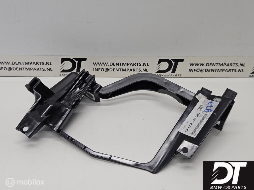 Beugel koplamp links BMW 5-serie E60 E61 63126936089, Nieuw, Ophalen of Verzenden, BMW, BMW