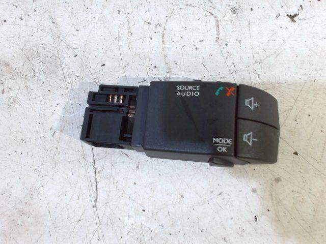 Radio bediening Renault Twingo, Auto diversen, Autoradio's, Ophalen of Verzenden