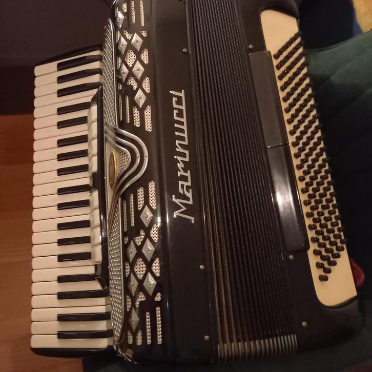 Marinucci Accordeon 120 Bas -  met midi aansluiting., Muziek en Instrumenten, Accordeons, Zo goed als nieuw, Toetsaccordeon, 120-bas