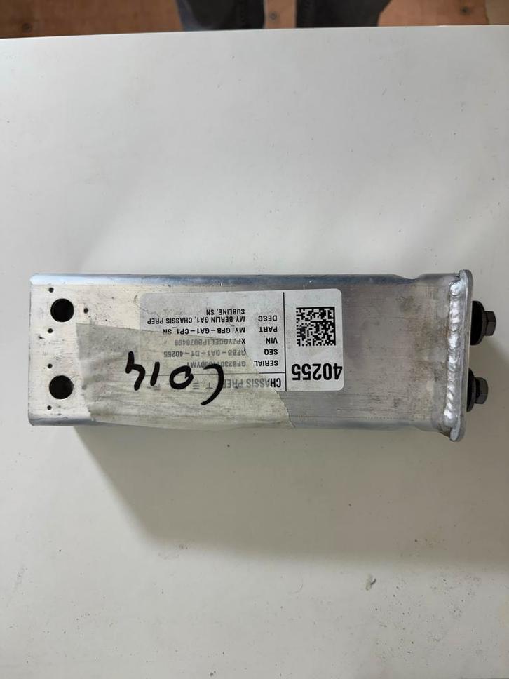 Tesla Model Y 2021-2025 Bumper Steun - 110919300C, Auto diversen, Auto-accessoires, Zo goed als nieuw, Ophalen