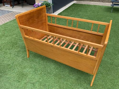 vintage / retro ledikant, Kinderen en Baby's, Babywiegjes en Ledikanten, Gebruikt, Ledikant, Ophalen