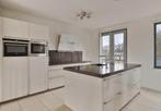 Moderne Luxe Hoogglans Witte Keuken met Eiland- Luxe apartuu, Huis en Inrichting, Keuken | Complete keukens, Ophalen, Wit, Graniet of Steen