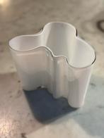 Alvar Aalto Iitala Vaas - 12 cm, Huis en Inrichting, Wit, Ophalen of Verzenden, Minder dan 50 cm, Glas