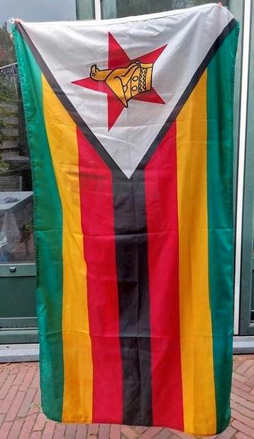 Vlag van Zimbabwe, ca. 88x162cm beschikbaar voor biedingen