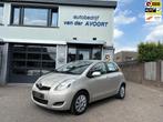Toyota Yaris 1.3 VVTi Aspiration NAP Automaat incl APK, Gebruikt, 4 cilinders, Beige, Bedrijf
